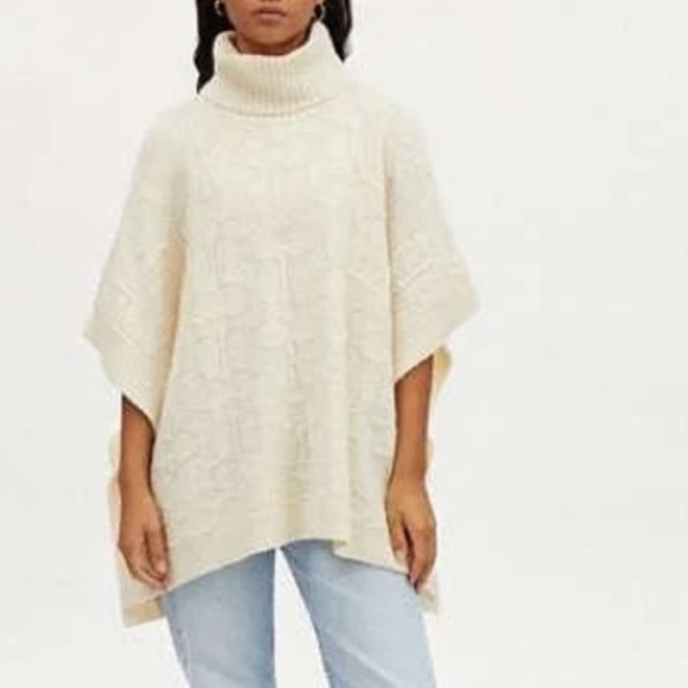 {NWT} $498 COACH Signature knit Poncho